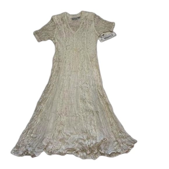 Starina Dresses & Skirts - Starina Ivory Lace Rayon Maxi
Broomstick Crinkle Dress Size Small
Vintage 90's
